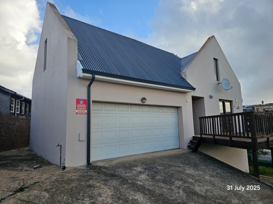 5 Bedroom Property for Sale in Stilbaai Wes Western Cape